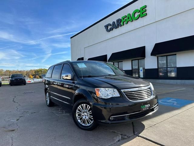 2013 Chrysler Town & Country Touring-L