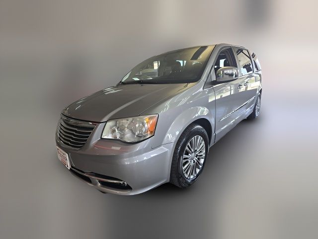 2013 Chrysler Town & Country Touring-L