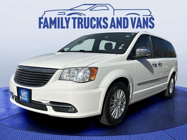 2013 Chrysler Town & Country Touring-L