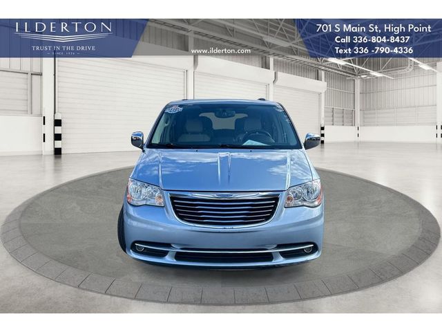 2013 Chrysler Town & Country Touring-L