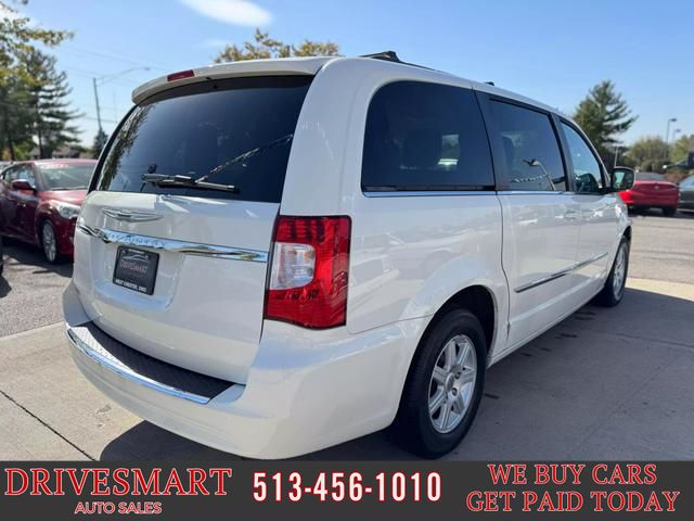 2013 Chrysler Town & Country Touring