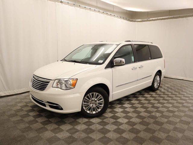 2013 Chrysler Town & Country Limited