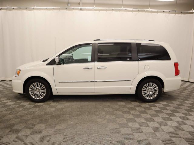 2013 Chrysler Town & Country Limited