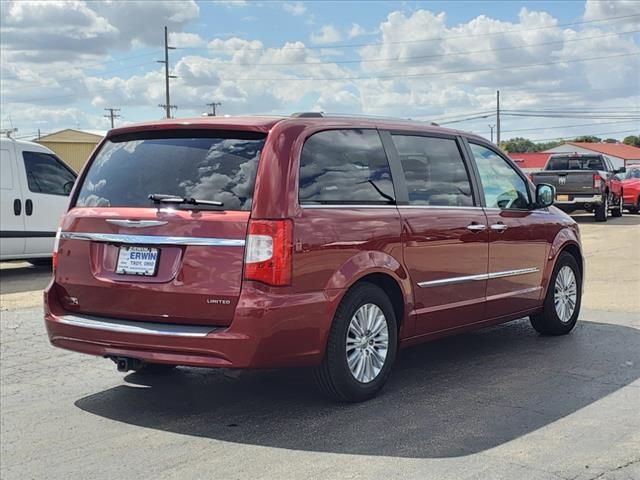 2013 Chrysler Town & Country Limited