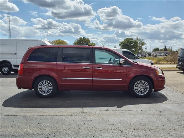 2013 Chrysler Town & Country Limited