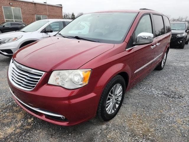 2013 Chrysler Town & Country Touring-L