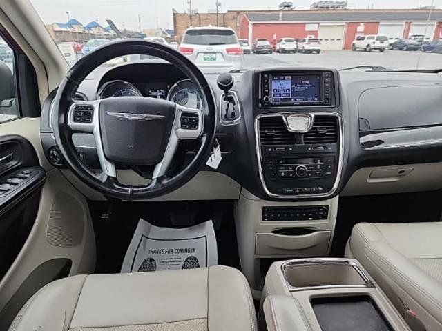 2013 Chrysler Town & Country Touring-L