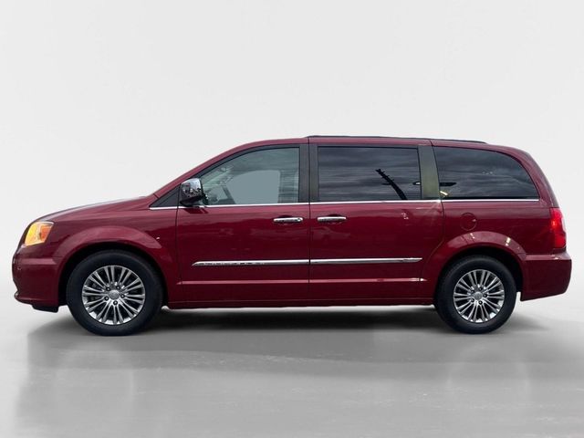 2013 Chrysler Town & Country Touring-L