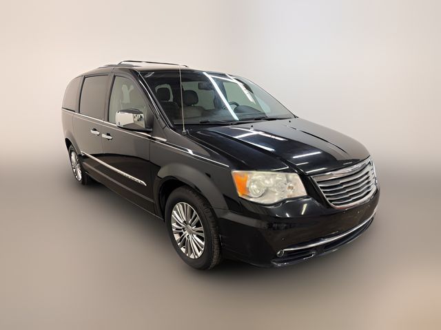 2013 Chrysler Town & Country Touring-L