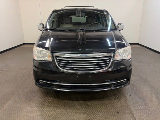 2013 Chrysler Town & Country Touring-L