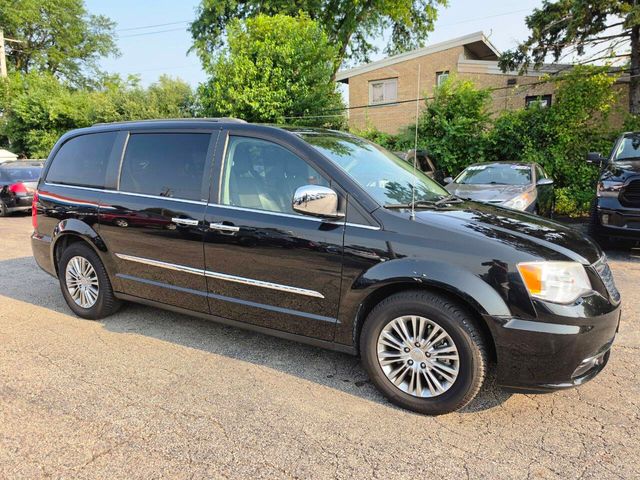 2013 Chrysler Town & Country Touring-L