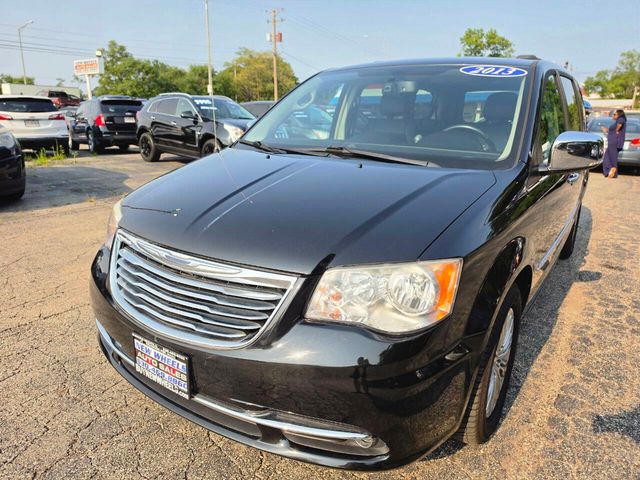 2013 Chrysler Town & Country Touring-L