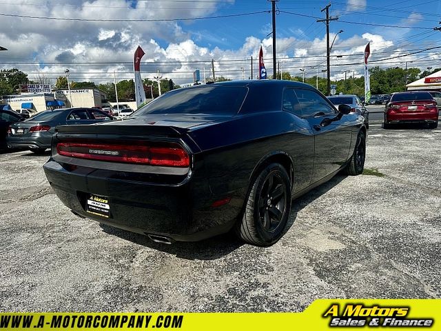 2013 Dodge Challenger SXT