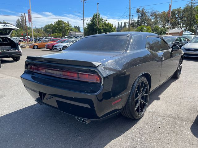 2013 Dodge Challenger SXT