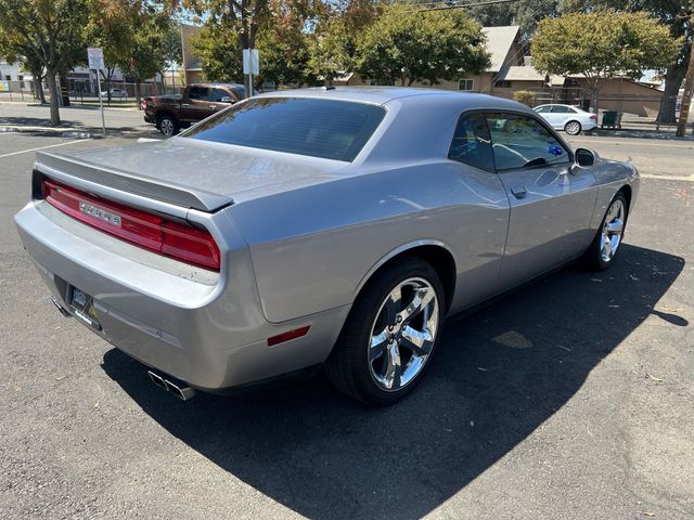 2013 Dodge Challenger SXT Plus