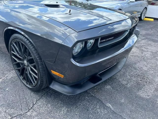 2013 Dodge Challenger SXT Plus