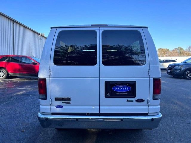 2013 Ford Econoline XLT