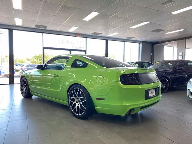 2013 Ford Mustang V6