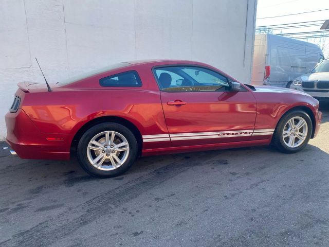 2013 Ford Mustang V6