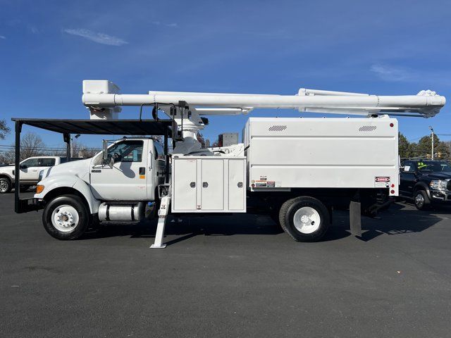 2013 Ford Super Duty F-750 Straight Frame 