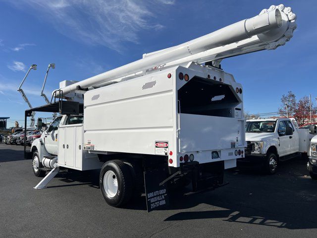 2013 Ford Super Duty F-750 Straight Frame 