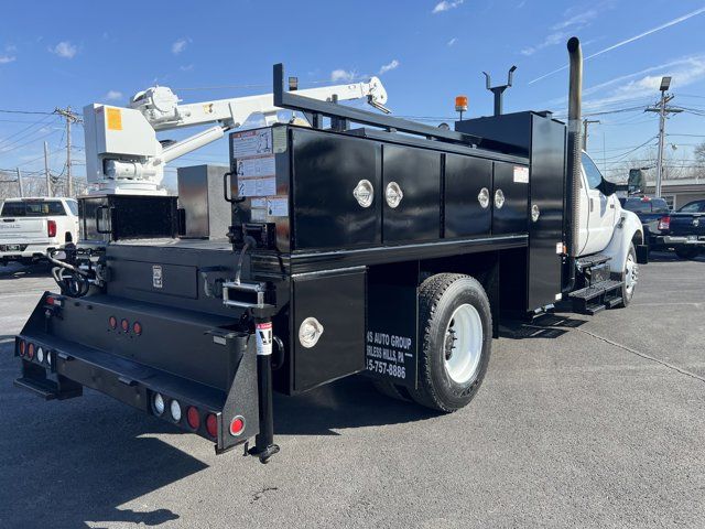 2013 Ford F-750 XL Straight Frame