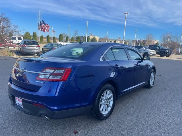 2013 Ford Taurus SE