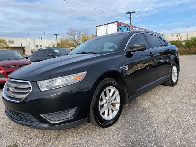 2013 Ford Taurus SE