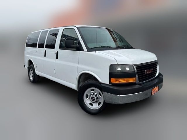 2013 GMC Savana Base