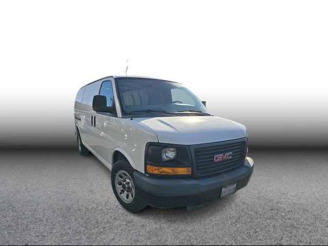 2013 GMC Savana Base