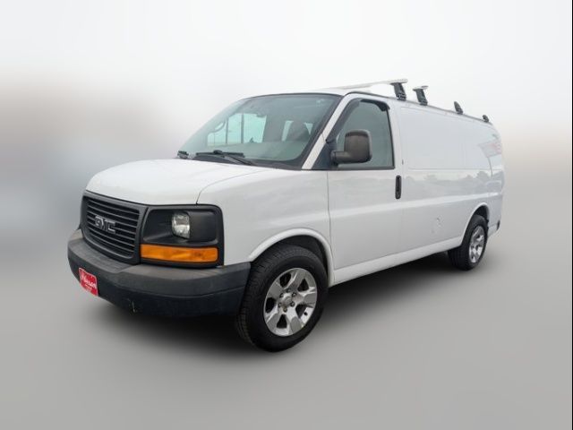 2013 GMC Savana Base