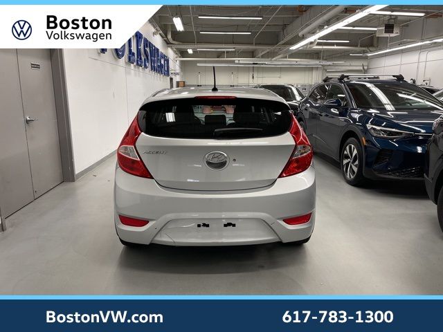 2013 Hyundai Accent SE