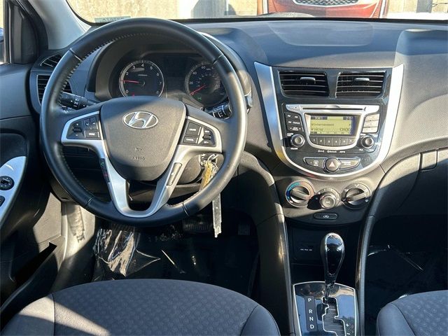 2013 Hyundai Accent SE