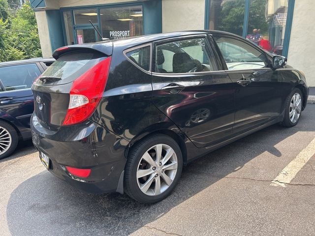 2013 Hyundai Accent SE