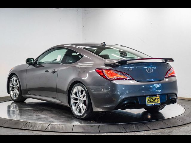 2013 Hyundai Genesis 3.8 Track