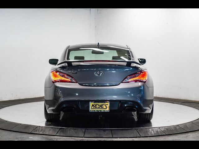 2013 Hyundai Genesis 3.8 Track