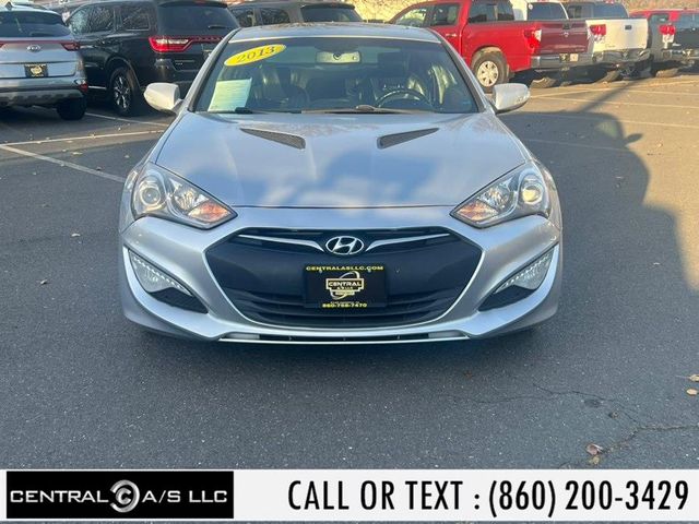 2013 Hyundai Genesis 3.8 Track