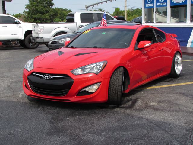 2013 Hyundai Genesis 3.8 Track