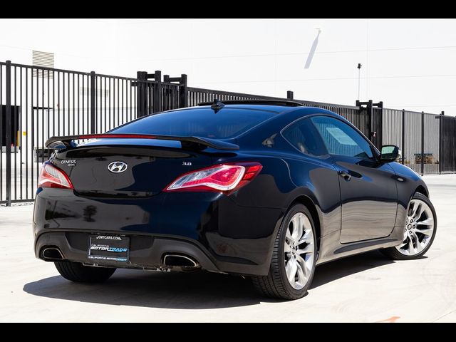 2013 Hyundai Genesis 3.8 Track