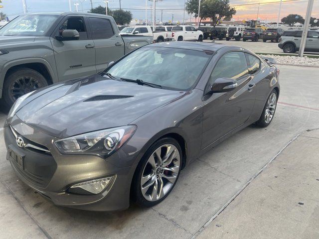 2013 Hyundai Genesis 3.8 Track