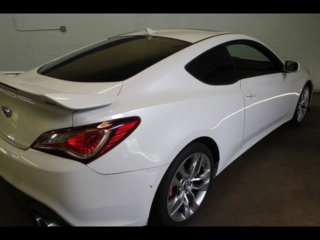 2013 Hyundai Genesis 3.8 Track