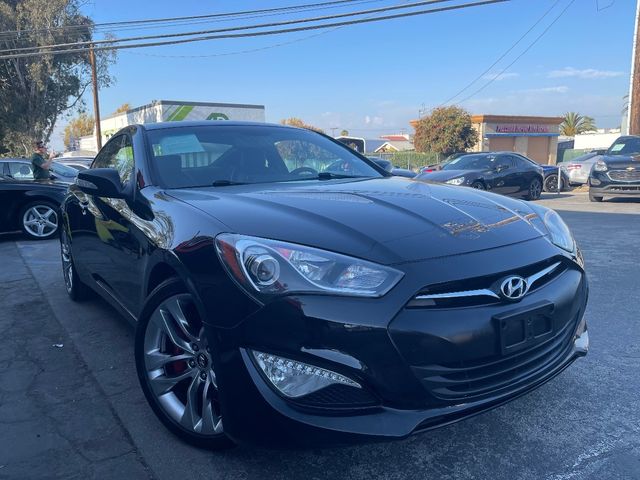 2013 Hyundai Genesis 3.8 Track