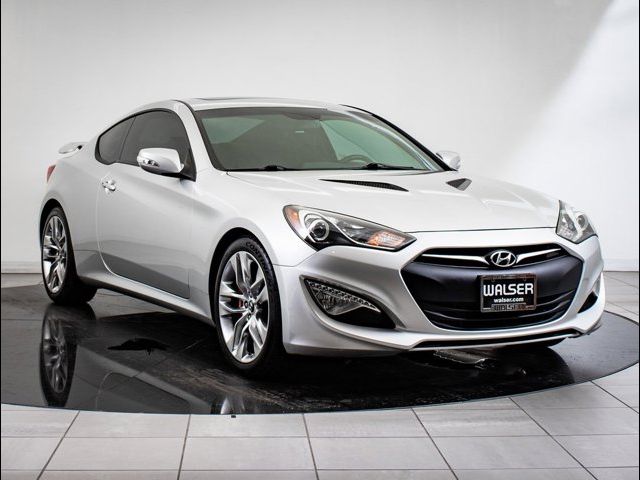 2013 Hyundai Genesis 3.8 Track