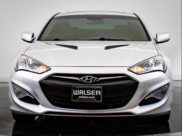 2013 Hyundai Genesis 3.8 Track