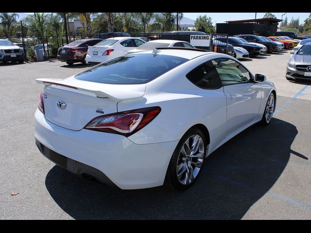 2013 Hyundai Genesis 3.8 Track