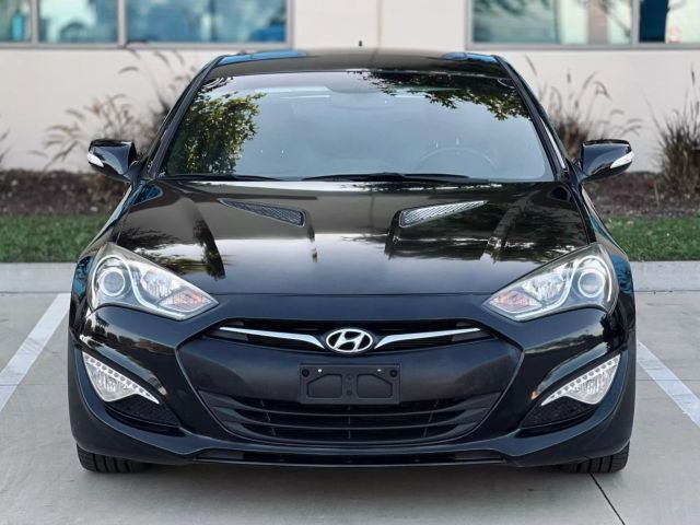 2013 Hyundai Genesis 3.8 Track