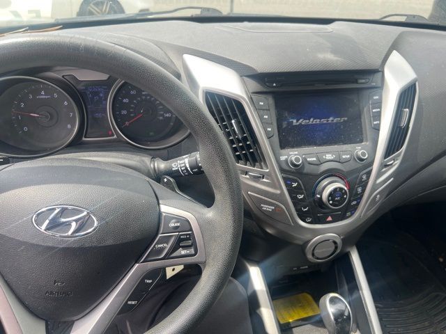 2013 Hyundai Veloster Gray Interior