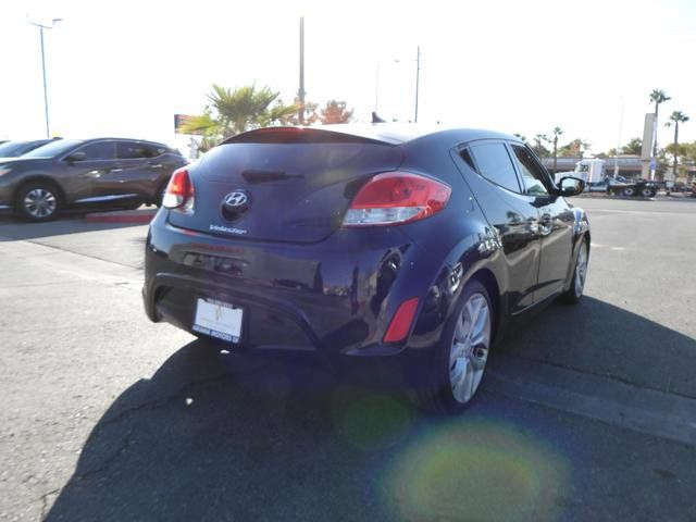 2013 Hyundai Veloster Red Interior