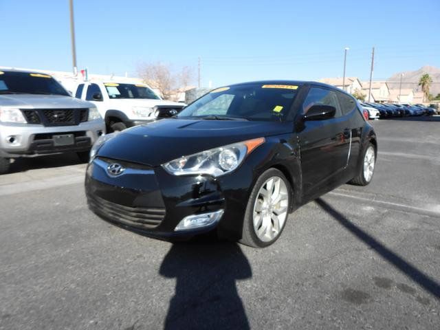 2013 Hyundai Veloster Red Interior