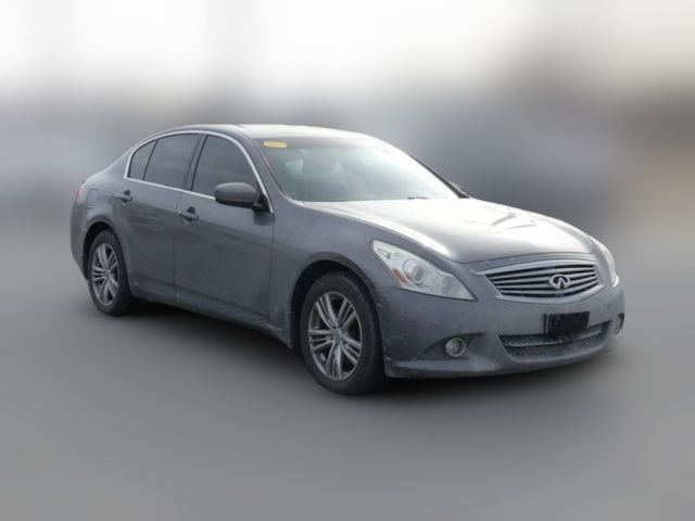 2013 INFINITI G37 X